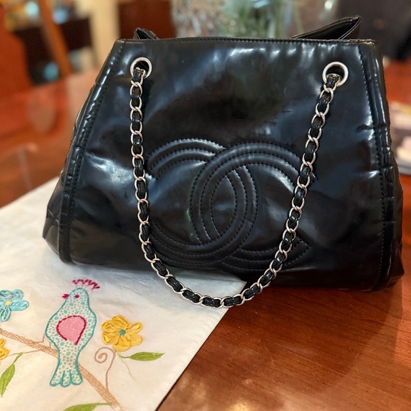 Chanel handbag - Picture 1 of 4